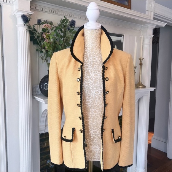 VINTAGE ST. JOHN By Marie Gray Yellow W/ Black Trim Wool Blend Jacket Size 4 - Picture 1 of 15